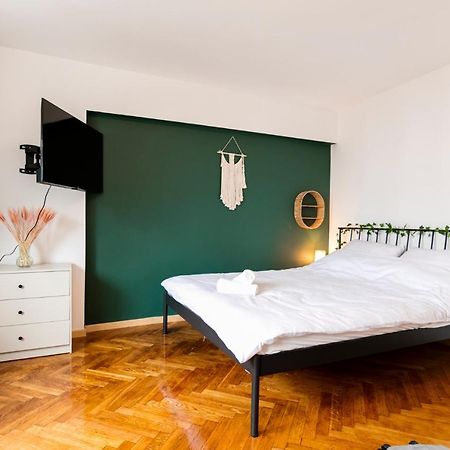Chmielna - 250M Od Zlotych Tarasow, 350M Od Dworca Centralnego - Wifi - Smart Tv 55 Cali - Better Rental Warszawa Eksteriør billede