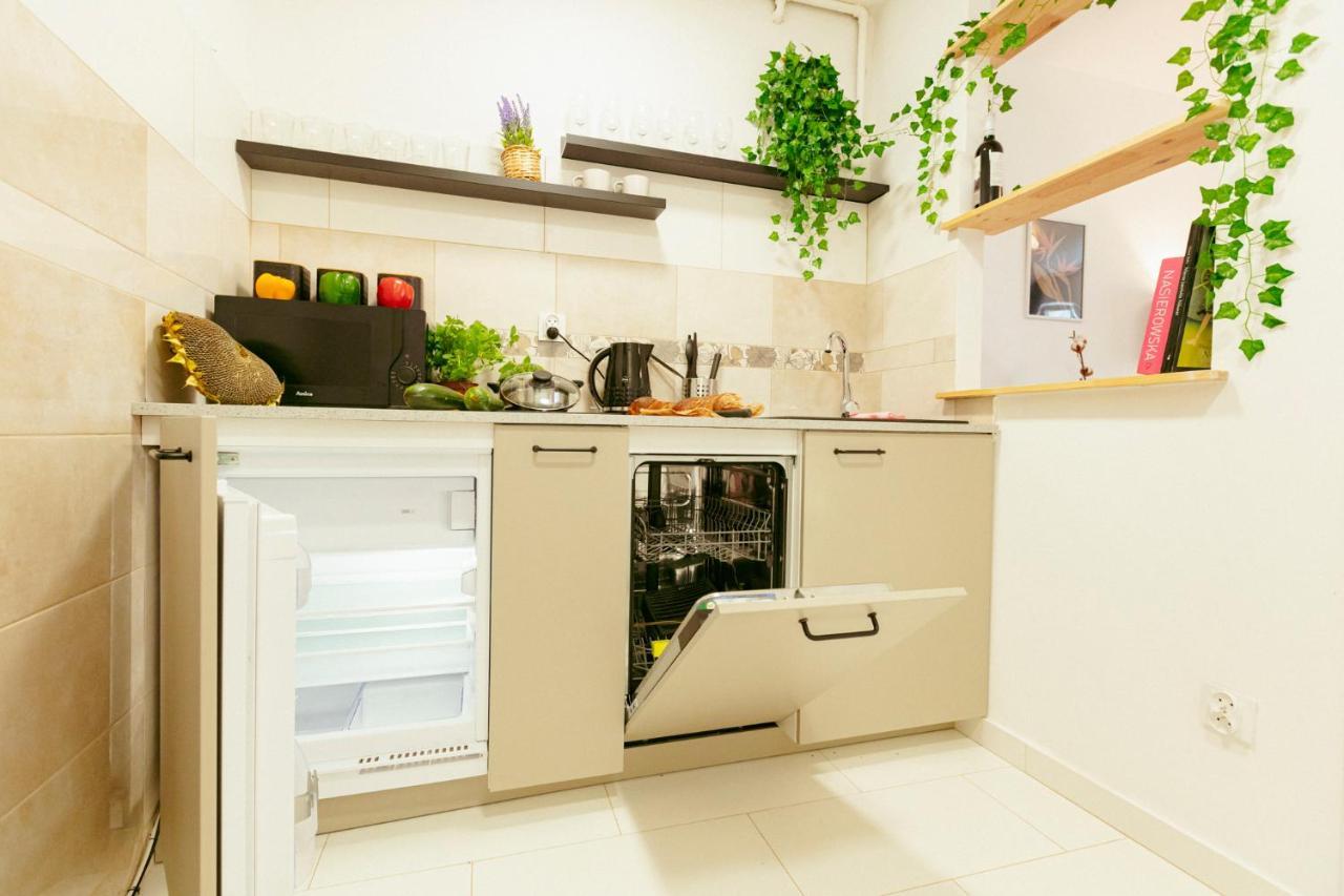 Chmielna - 250M Od Zlotych Tarasow, 350M Od Dworca Centralnego - Wifi - Smart Tv 55 Cali - Better Rental Warszawa Eksteriør billede