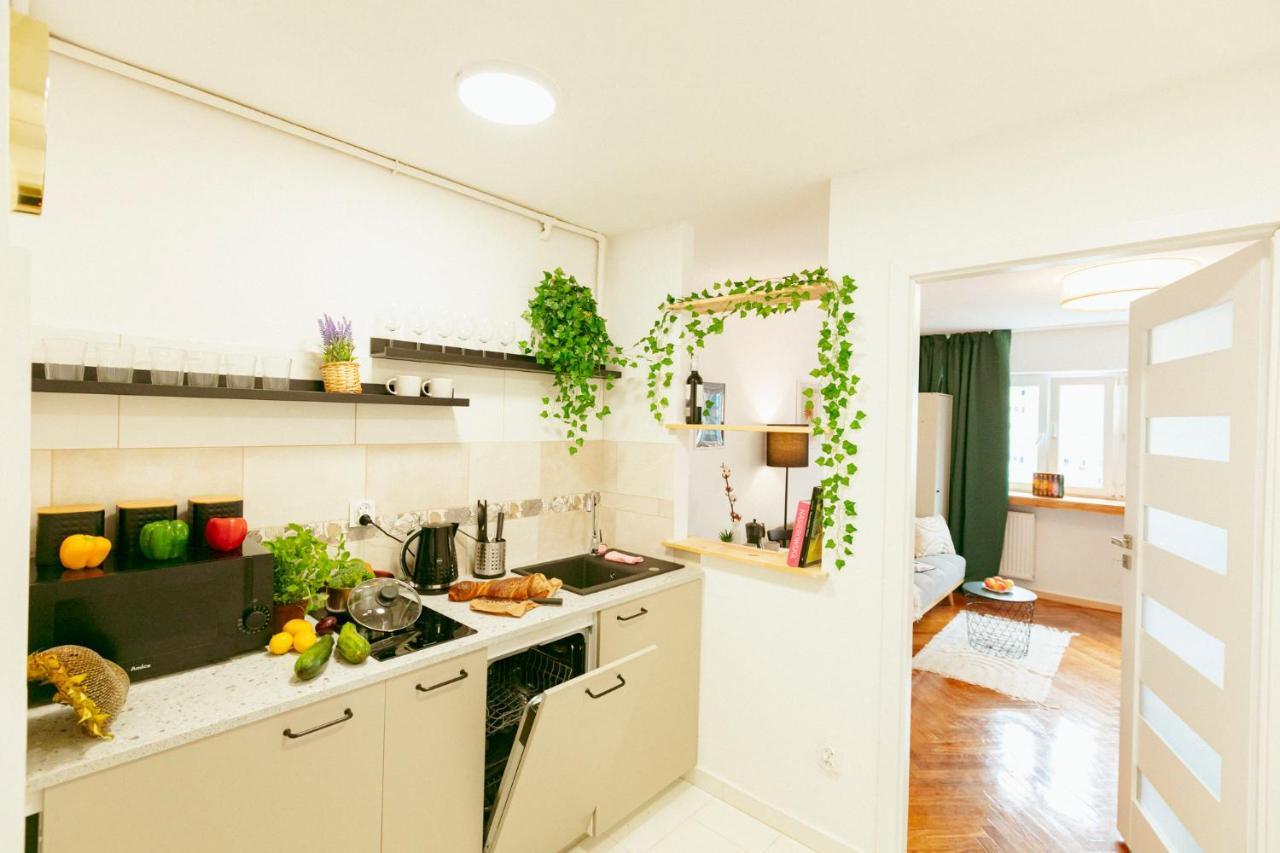 Chmielna - 250M Od Zlotych Tarasow, 350M Od Dworca Centralnego - Wifi - Smart Tv 55 Cali - Better Rental Warszawa Eksteriør billede